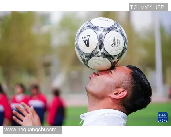 足球明星在绿茵场外的生活与追求揭秘