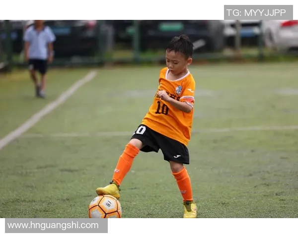 足球明星被队友孤立的背后真相与心路历程揭秘 足球明星被队友孤立的背后真相与心路历程揭秘